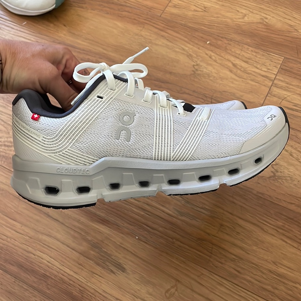 On Running cloudgo shoes